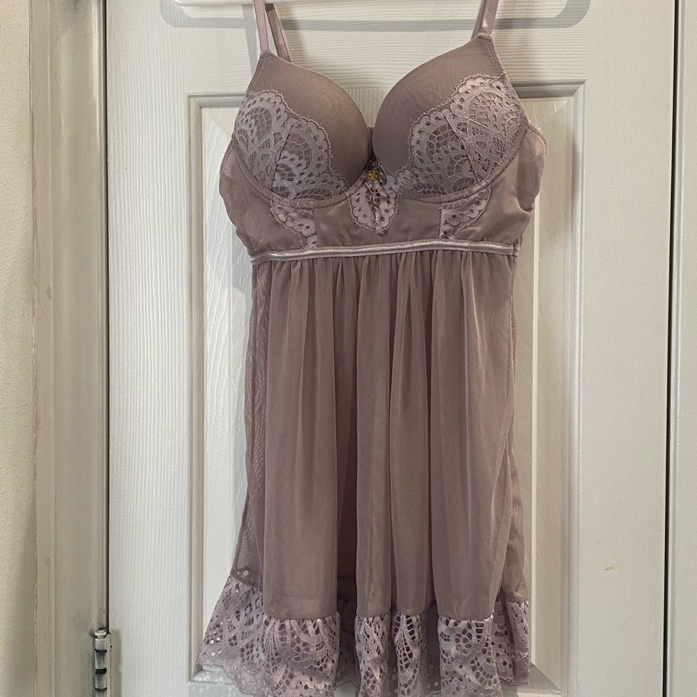 Daisy Fuentes Elegant Lace Trim Chemise in Mauve size M